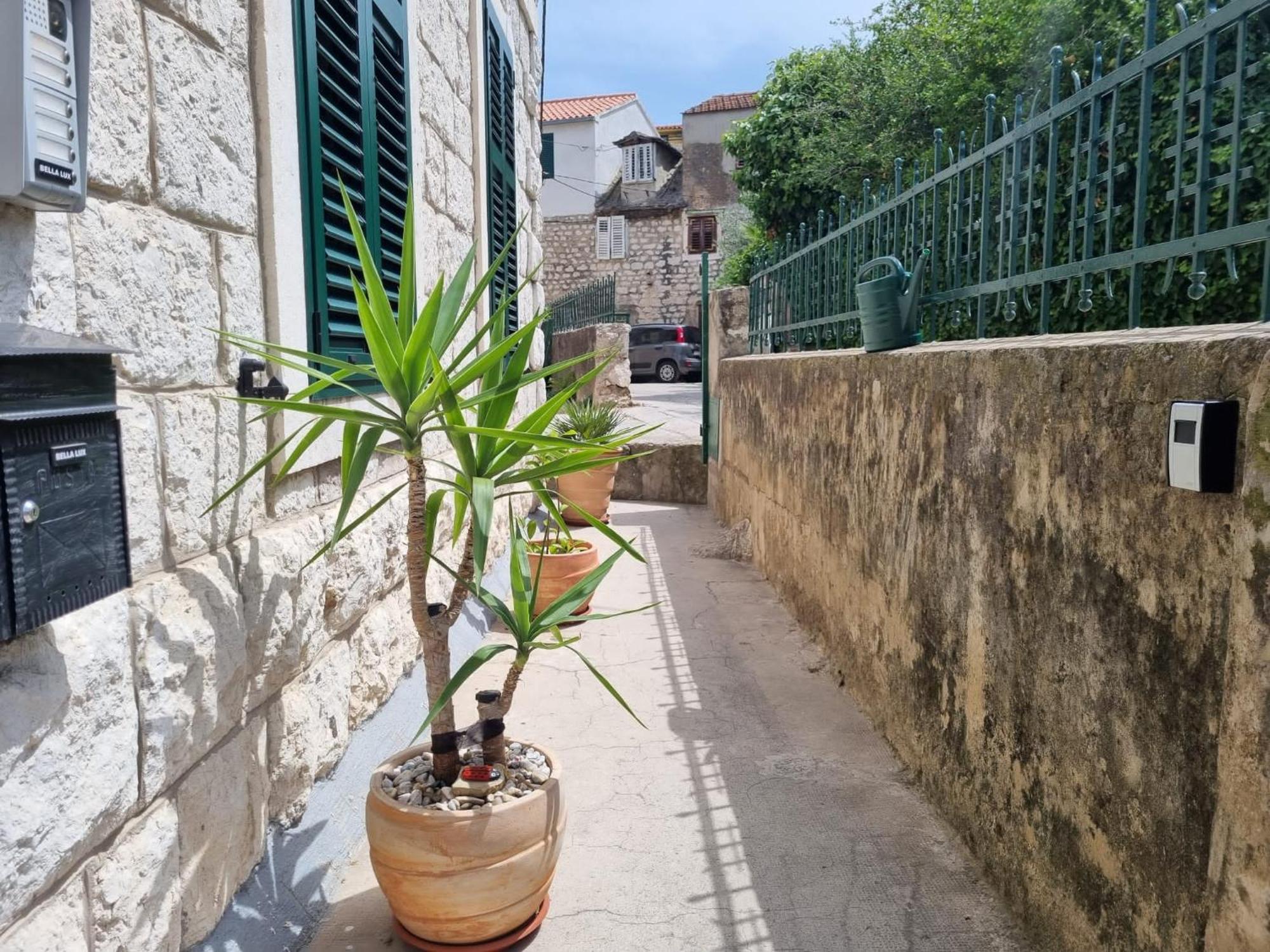 Luxurious Apartment Bella Lux In City Center With Free Parking Included! Split Exterior photo